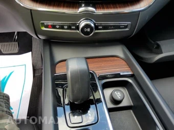 2023 Volvo XC60 B5 Plus Dark Theme – miniatura 12