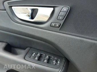 2023 Volvo XC60 B5 Plus Dark Theme – miniatura 16