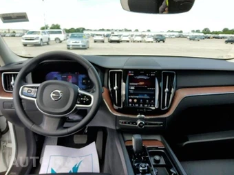 2023 Volvo XC60 B5 Plus Dark Theme – miniatura 8