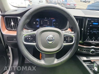 2023 Volvo XC60 B5 Plus Dark Theme – miniatura 10