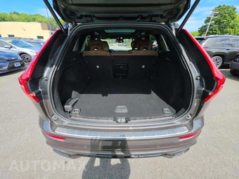 2023 Volvo XC60 B5 Plus Dark Theme - miniatura 11