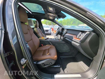 2023 Volvo XC60 B5 Plus Dark Theme - miniatura 15
