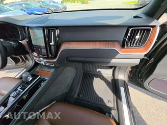 2023 Volvo XC60 B5 Plus Dark Theme - miniatura 16
