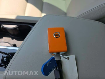 2023 Volvo XC60 B5 Plus Dark Theme – miniatura 8