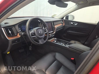 2023 Volvo XC60 B5 Plus Dark Theme - miniatura 11