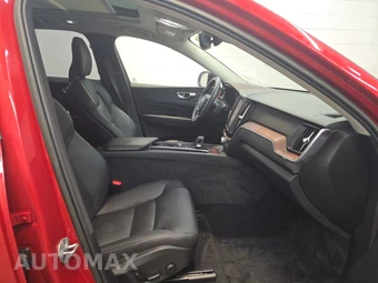 2023 Volvo XC60 B5 Plus Dark Theme - miniatura 8