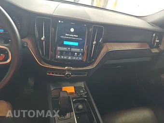 2023 Volvo XC60 B5 Plus Dark Theme - miniatura 11