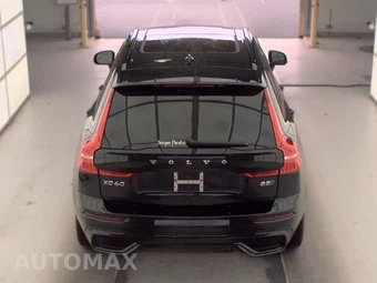 2023 Volvo XC60 B5 Plus Dark Theme - miniatura 5