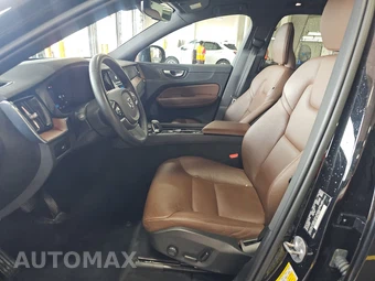 2023 Volvo XC60 B5 Plus Dark Theme - miniatura 7