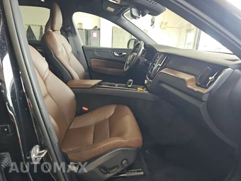 2023 Volvo XC60 B5 Plus Dark Theme - miniatura 8