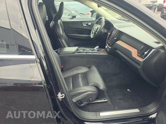 2023 Volvo XC60 B5 Ultimate Bright Theme – miniatura 8