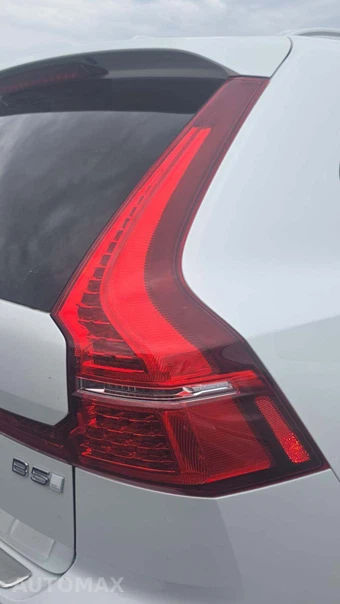 2023 Volvo XC60 B5 Ultimate Bright Theme – miniatura 34