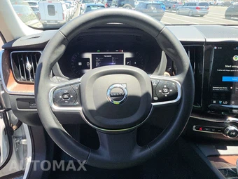 2023 Volvo XC60 B5 Ultimate Bright Theme – miniatura 10