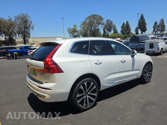 2023 Volvo XC60 B5 Ultimate Bright Theme – miniatura 4