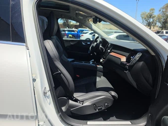 2023 Volvo XC60 B5 Ultimate Bright Theme – miniatura 8