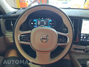 2023 Volvo XC60 B5 Ultimate Bright Theme – miniatura 10