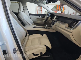 2023 Volvo XC60 B5 Ultimate Bright Theme – miniatura 8