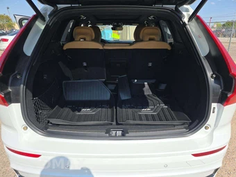2023 Volvo XC60 B5 Ultimate Dark Theme - miniatura 11