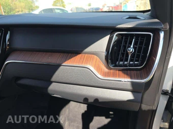 2023 Volvo XC60 B5 Ultimate Dark Theme - miniatura 16