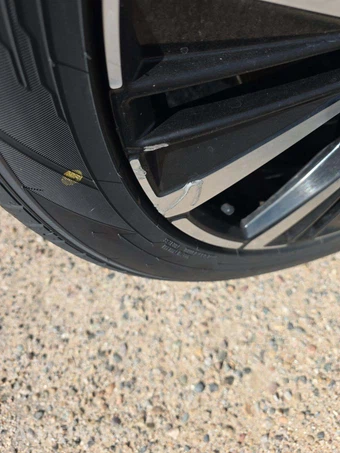 2023 Volvo XC60 B5 Ultimate Dark Theme - miniatura 20