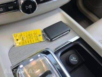 2023 Volvo XC60 B6 Ultimate Bright Theme – miniatura 8