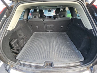 2023 Volvo XC60 B6 Ultimate Dark Theme - miniatura 16