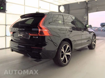 2023 Volvo XC60 B6 Ultimate Dark Theme - miniatura 4
