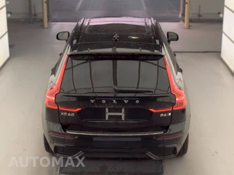 2023 Volvo XC60 B6 Ultimate Dark Theme - miniatura 5