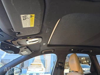 2023 Volvo XC60 B6 Ultimate Dark Theme - miniatura 19