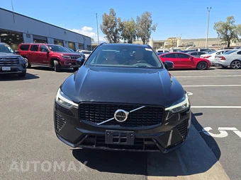 2023 Volvo XC60 B6 Ultimate Dark Theme - miniatura 2