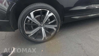 2023 Volvo XC60 B6 Ultimate Dark Theme - miniatura 25