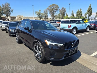 2023 Volvo XC60 B6 Ultimate Dark Theme - miniatura 3