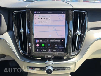 2023 Volvo XC60 Recharge Plug-In Hybrid T8 Core Bright Theme - miniatura 11