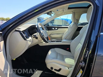 2023 Volvo XC60 Recharge Plug-In Hybrid T8 Core Bright Theme - miniatura 7