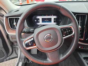 2023 Volvo XC60 Recharge Plug-In Hybrid T8 Plus Bright Theme - miniatura 10