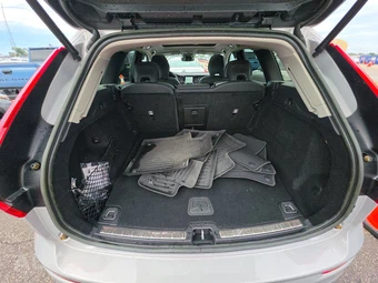 2023 Volvo XC60 Recharge Plug-In Hybrid T8 Plus Bright Theme - miniatura 17