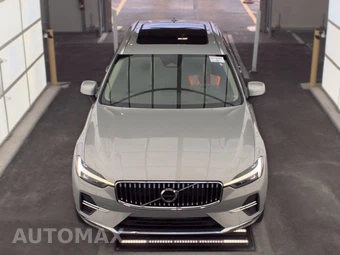2023 Volvo XC60 Recharge Plug-In Hybrid T8 Plus Bright Theme - miniatura 2