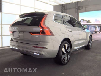 2023 Volvo XC60 Recharge Plug-In Hybrid T8 Plus Bright Theme - miniatura 4