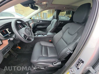 2023 Volvo XC60 Recharge Plug-In Hybrid T8 Plus Bright Theme - miniatura 7