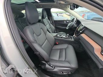 2023 Volvo XC60 Recharge Plug-In Hybrid T8 Plus Bright Theme - miniatura 8