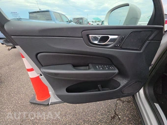 2023 Volvo XC60 Recharge Plug-In Hybrid T8 Plus Bright Theme - miniatura 9