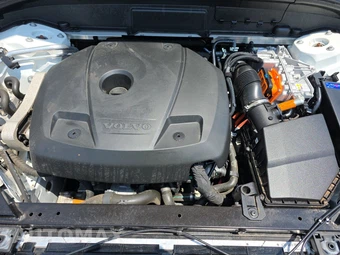 2023 Volvo XC60 Recharge Plug-In Hybrid T8 Plus Bright Theme - miniatura 15