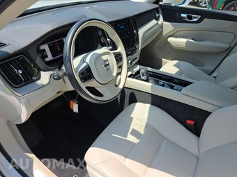 2023 Volvo XC60 Recharge Plug-In Hybrid T8 Plus Bright Theme - miniatura 7