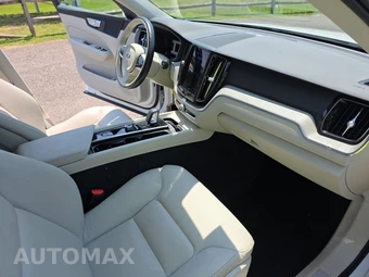 2023 Volvo XC60 Recharge Plug-In Hybrid T8 Plus Bright Theme - miniatura 8