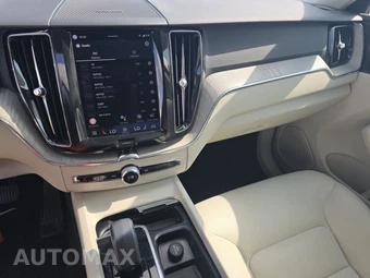 2023 Volvo XC60 Recharge Plug-In Hybrid T8 Plus Bright Theme - miniatura 11