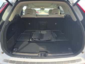 2023 Volvo XC60 Recharge Plug-In Hybrid T8 Plus Bright Theme - miniatura 16