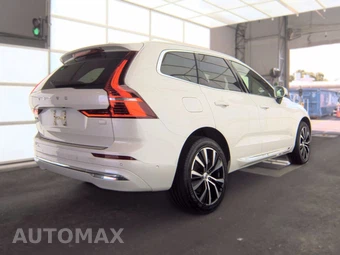 2023 Volvo XC60 Recharge Plug-In Hybrid T8 Plus Bright Theme - miniatura 4