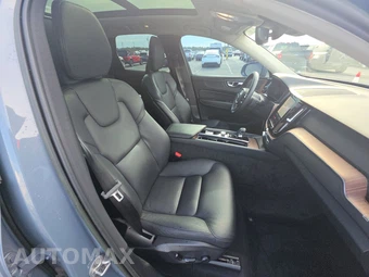 2023 Volvo XC60 Recharge Plug-In Hybrid T8 Plus Bright Theme - miniatura 8