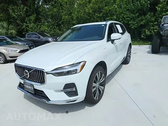 2023 Volvo XC60 Recharge Plug-In Hybrid T8 Plus Bright Theme
