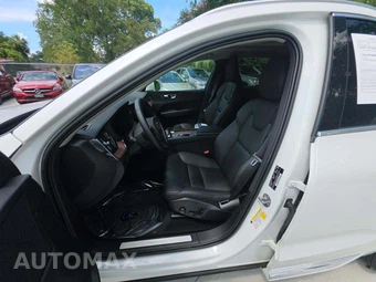 2023 Volvo XC60 Recharge Plug-In Hybrid T8 Plus Bright Theme - miniatura 3